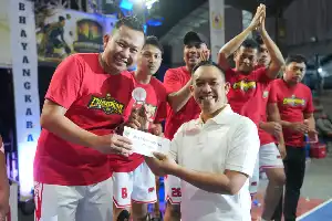 Dorong Ekonomi Lokal Melalui Olahraga, Wabup Sinjai Resmi Tutup Bhayangkara Cup dan Bazar UMKM 2026