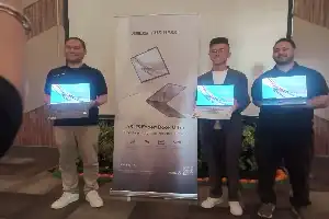 ASUS Luncurkan ExpertBook Ultra, Laptop Bisnis Premium Berbasis AI 50 TOPS untuk Pasar Indonesia
