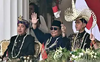 Keakraban Prabowo, Jokowi, dan Gibran Saat Saksikan Panggung Hiburan HUT Ke-81 RI di Istana
