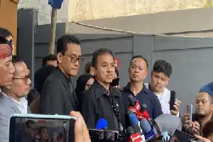 Tim Kuasa Hukum Roy Suryo Tantang Keabsahan Pasal UU ITE dalam Kasus Ijazah Palsu