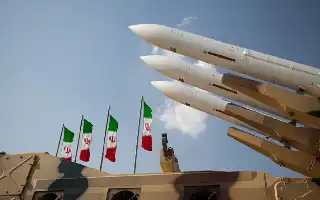 Garda Revolusi Iran Lancarkan Serangan Balasan terhadap Posisi Militer AS di Kawasan