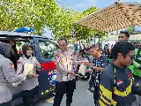 Dekatkan Diri dengan Masyarakat, Polres Kukar Gelar Pemeriksaan Kesehatan Gratis dan Aksi Sosial