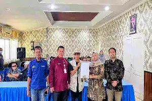 Sinergi Atasi Sampah Sungai, PT CTP Tollways Fasilitasi Pemasangan Teknologi Barrier di Kali Jambe