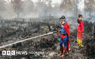 Menelusuri Akar Sejarah Karhutla Kalimantan: Dari Eksploitasi Orde Baru hingga Degradasi Gambut