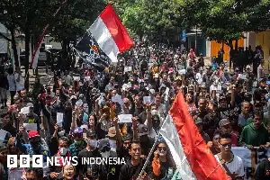 Polemik Penangguhan Rekening Donasi Demo Pati Bersatu: YLBHI Protes Prosedur Hukum, Pengamat Peringatkan Risiko Kepercayaan Perbankan