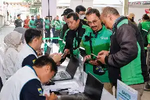 Tingkatkan Keselamatan Jalan, Ratusan Mitra Grab Bandung Ikuti Pemeriksaan Kesehatan Gratis