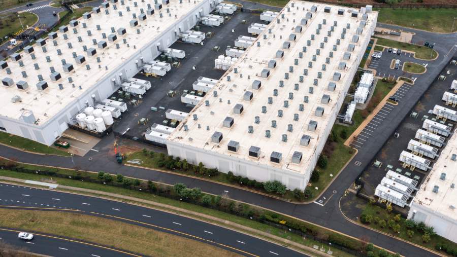 Adopsi Kecerdasan Buatan Pacu Pertumbuhan Industri Data Center Indonesia Lampaui Standar Global