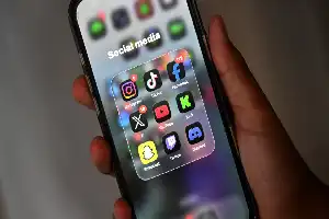 Waspada Kebiasaan Digital: Mengapa Akun Media Sosial Anda Rentan Diretas