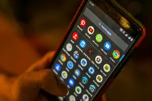 Optimalisasi Performa Smartphone: Mengapa Anda Perlu Membatasi Aplikasi di Latar Belakang
