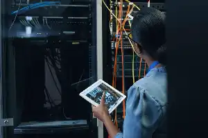 Tantangan Makroekonomi Tekan Emiten Teknologi, MTDL dan MSTI Masih Jadi Pilihan