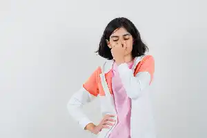Mengapa Baju Olahraga Polyester Mudah Bau Apek? Ini Penjelasan Ilmiah dan Solusinya