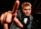 Viral Ganggu Kenyamanan Penumpang Pesawat, Influencer Malaysia Aisar Khaled Sampaikan Permintaan Maaf