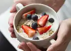Peran Bakteri Usus di Balik Efektivitas Oatmeal dalam Menurunkan Kolesterol