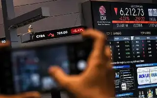 IHSG Terseret Tekanan Bursa Global, Ditutup Turun 1,72 Persen ke 5.896
