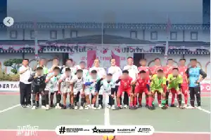 Tendangan Perdana Kalapas Madiun Tandai Dimulainya Pekan Olahraga Warga Binaan