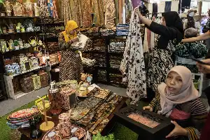 Menjaga Kesehatan Keuangan UMKM: Mengapa Omzet Tinggi Saja Tidak Cukup untuk Keberlanjutan Usaha