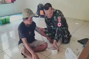 Satgas TMMD Banjarnegara Siagakan Layanan Kesehatan bagi Warga di Lokasi Pembangunan Jalan Gumelem Kulon