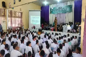 Hadapi Era Kecerdasan Buatan, Pelajar Baru di Kota Solok Dibekali Edukasi Literasi Digital