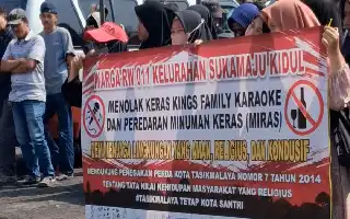 Warga Sukamaju Kidul Geruduk Kantor Kecamatan, Desak Penutupan Karaoke Kings Family dan Pemberantasan Miras