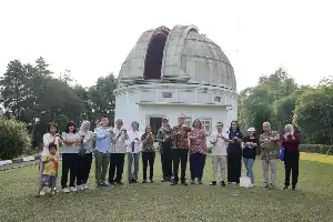 Perkuat Hubungan Sains, Duta Besar Inggris Jelajahi Sejarah dan Teknologi Observatorium Bosscha ITB