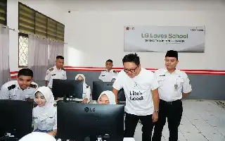 Sinergi Pendidikan dan Industri, LG Fasilitasi Kelas Multimedia Modern di SMKN 2 Tangerang Selatan
