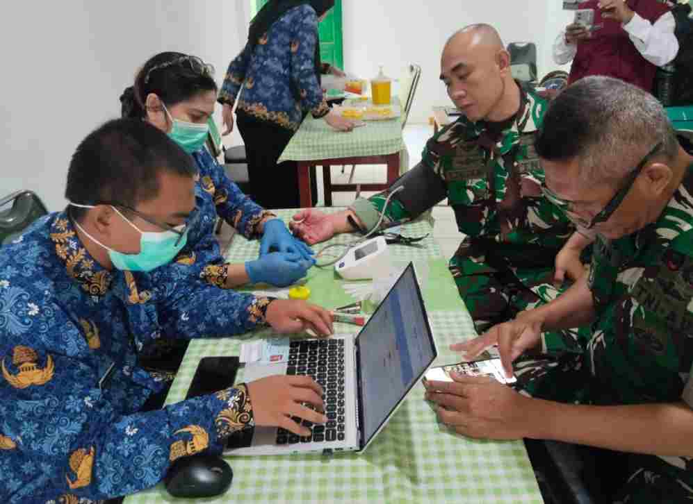 Koramil 03 Sukmajaya dan Puskesmas Periksa Kesehatan Babinsa untuk Jaga Kesiapan Tugas