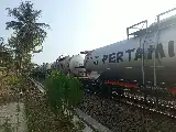 Aktivitas Langsir KA BBM di Stasiun Rewulu Jadi Magnet Wisata dan Konten Kreator