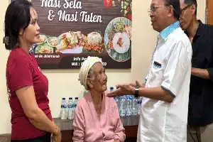 Peringati Tumpek Krulut, Gubernur Bali Dorong Kepedulian Sosial Lewat Aksi Borong Kuliner UMKM