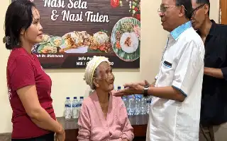 Peringati Tumpek Krulut, Gubernur Bali Dorong Kepedulian Sosial Lewat Aksi Borong Kuliner UMKM