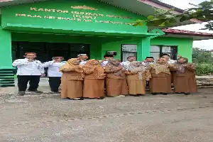 Jaga Stamina Pelayan Publik, KUA dan Puskesmas Braja Selebah Gelar Pemeriksaan Kesehatan Gratis