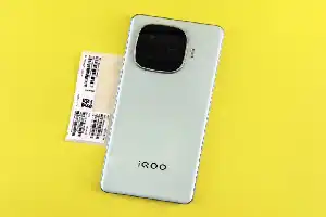 iQOO Luncurkan Pad 5c, Tablet Gaming Bertenaga Snapdragon 8s Gen 3 dengan Baterai 10.000 mAh