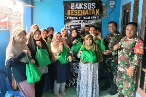 Lewat 'Jaga Jakarta On The Spot', Koramil Pasar Kemis Dekatkan Layanan Kesehatan dan Bantuan Sosial ke Warga