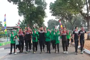 Jaga Kebugaran dan Kekompakan, Keluarga Besar Yonif 305 Kostrad Gelar Olahraga Bersama