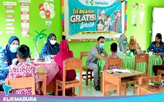 Cegah Gangguan Belajar Anak, SDN Panggung 1 Sampang dan Puskesmas Kamuning Gelar Pemeriksaan Kesehatan Gratis