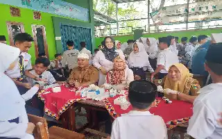 Tingkatkan Kualitas Belajar, MTsN 1 Tanggamus dan Puskesmas Kotaagung Gelar Pemeriksaan Kesehatan Siswa