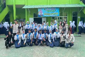 Peduli Kesehatan dan Masa Depan Siswa, Mahasiswa KKL Universitas Malahayati Gelar Aksi Sosial di SMPN 3 Metro