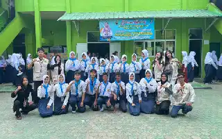 Peduli Kesehatan dan Masa Depan Siswa, Mahasiswa KKL Universitas Malahayati Gelar Aksi Sosial di SMPN 3 Metro