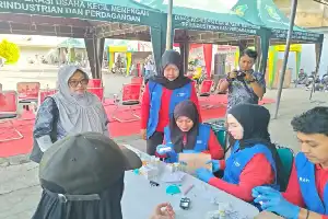 Dorong Pola Hidup Sehat, Dinkes Sumenep Sediakan Pemeriksaan Gratis di JJS BPRS Bhakti Sumekar
