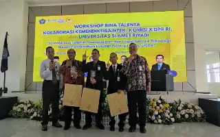 Akselerasi Transformasi Digital di Perguruan Tinggi, Unisri Tekankan Pentingnya Integrasi Teknologi dan Karakter