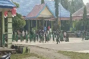 Pererat Silaturahmi, Civitas Akademika MAN 3 Kerinci Semarakkan Sabtu Pagi dengan Olahraga Bersama