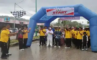 Dandim Fakfak Bersama Jajaran Ramaikan Jalan Santai Sambut HUT Bhayangkara ke-80