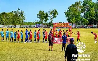Perkuat Sinergi Lewat Sepak Bola, Perhutani Balapulang Ajak Warga Brebes Jaga Hutan