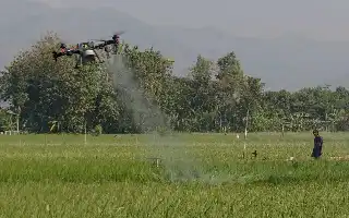 Kementan Dorong Penerapan 'Smart Farming' Lewat Penggunaan Drone Pertanian di Trenggalek