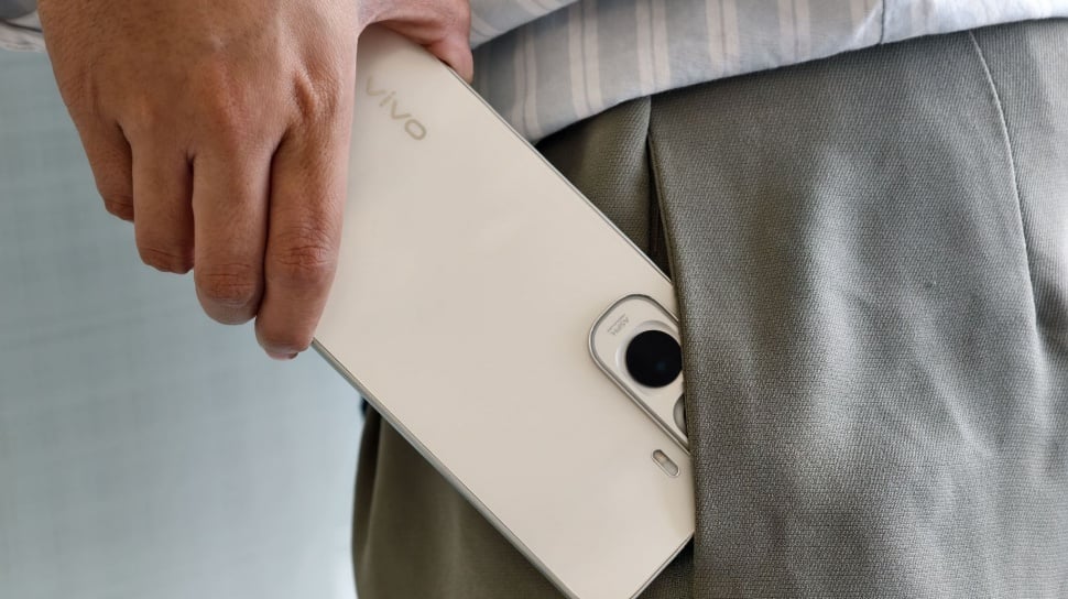 vivo Y500 Meluncur dengan Baterai Jumbo 8.100mAh dan Layar AMOLED 1,5K