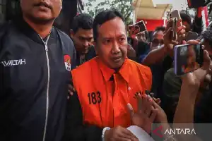 Skandal Dana Hibah Jatim: KPK Tahan Moch Mahrus Terkait Dugaan Suap Aset Mewah ke Anwar Sadad