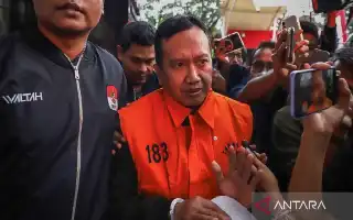 Skandal Dana Hibah Jatim: KPK Tahan Moch Mahrus Terkait Dugaan Suap Aset Mewah ke Anwar Sadad