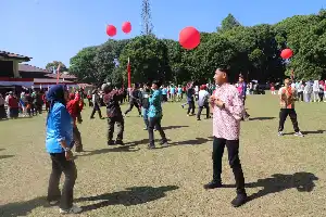 Rayakan HUT ke-81 RI, ASN Pemkab Lampung Barat Pererat Kebersamaan Lewat Olahraga Ceria