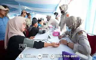 Bakti Kesehatan Hari Bhayangkara di Bekasi Bantu Warga Periksa Kesehatan dan Dapatkan Sembako
