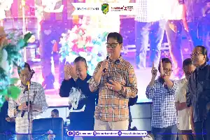 Semarak HUT ke-76 Barito Utara: Ribuan Warga Muara Teweh Bernostalgia Bersama Deddy Dhukun dan Mus Mujiono