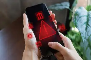 Mengungkap Mitos Keamanan iOS: Tanda-Tanda iPhone Disadap dan Cara Mengatasinya